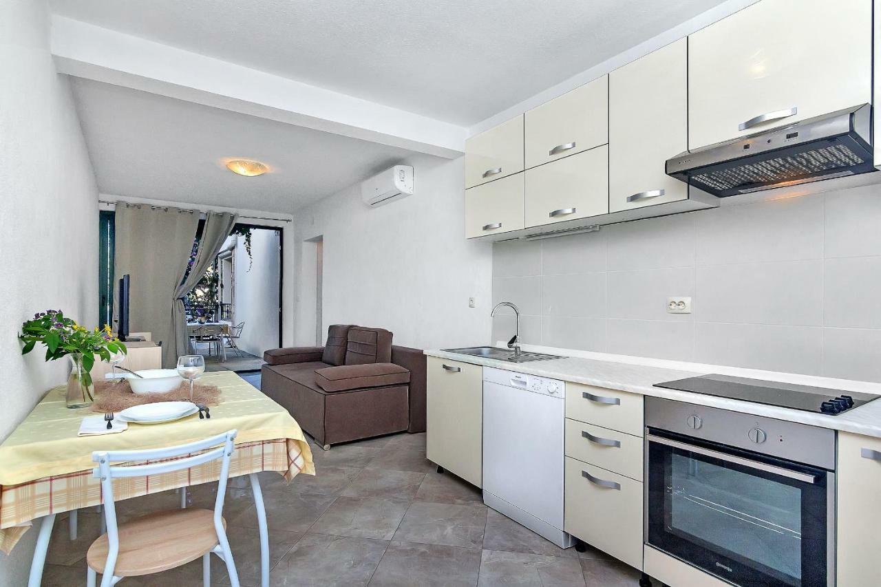 Zastražišće Apartmani Nikola מראה חיצוני תמונה